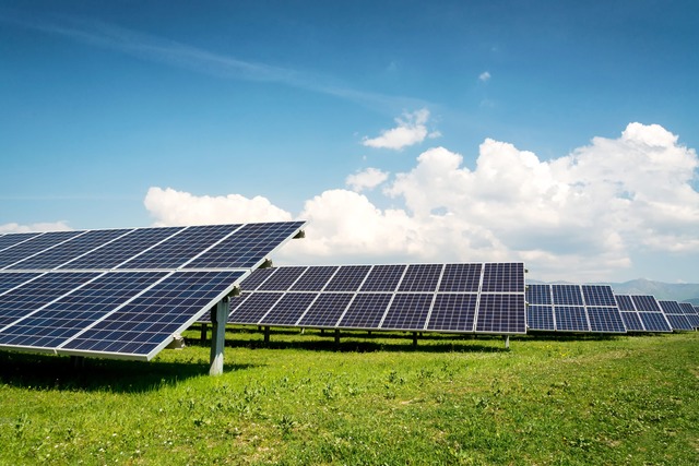 aeroport din romania isi ridica un parc fotovoltaic 687785ef57bfd