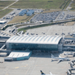 aeroportul din budapesta isi suspenda activitatea din cauza unei furtuni puternice 686c018f11e99