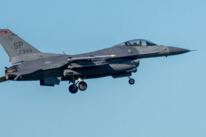 alerta in apropierea terenului de golf al lui donald trump un f 16 a escortat un avion in afara zonei dupa incalcarea spatiului aerian 686a739aba07c