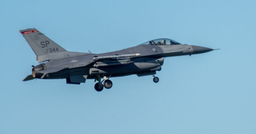 alerta in apropierea terenului de golf al lui donald trump un f 16 a escortat un avion in afara zonei dupa incalcarea spatiului aerian 686a739aba07c