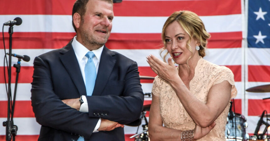 ambasadorul lui trump la roma refuza sa locuiasca in celebra villa taverna si prefera sa traiasca pe iahtul sau care este motivul 6887322b8eeb0