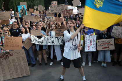 analiza aroganta puterii sau sentiment de impunitate protestele din ucraina si riscul ca zelenski sa piarda controlul 68899fb4a5968