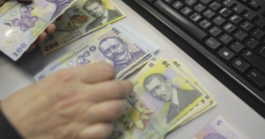 aproape 10 000 de romani au si pensie si salariu de la stat spune bolojan care le sugereaza sa lase locul de munca pentru tineri 687f0f4c0f056
