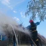 arde o casa in capidava interventie rapida a pompierilor din cernavoda si crucea 6880a400ab35f