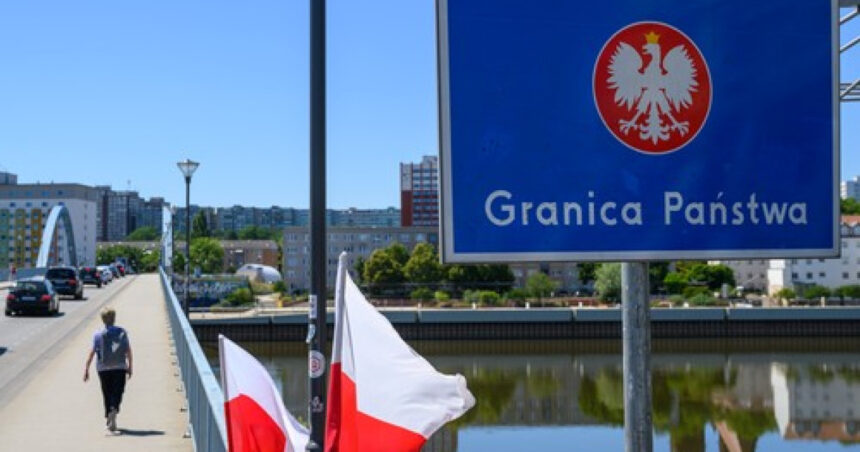 armata poloneza va detasa un efectiv de 5 000 de soldati pentru a sprijini controalele la frontiera cu germania 6867f038b4db7