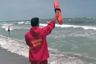 astazi salvamarii au arborat steagul rosu pe plajele din sudul litoralului 686f9470a3cbc