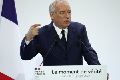 austeritate in franta cum vrea premierul bayrou sa reduca deficitul bugetar si sa evite o motiune de cenzura 6876a10e8cc7a