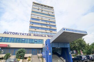 autoritatea navala romana informeaza ca ambarcatiunea de agrement s a rasturnat in delta dunarii din cauza conditiilor meteorologice nefavorabile 68888cf12669d