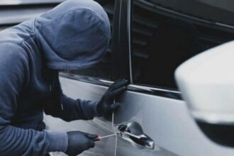 barbat arestat pentru furturi din autoturisme comise in mangalia 6880f52057caf