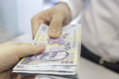 bnr anunta scaderea indicelui robor in functie de care se calculeaza costul creditelor 686f9a0a43a30
