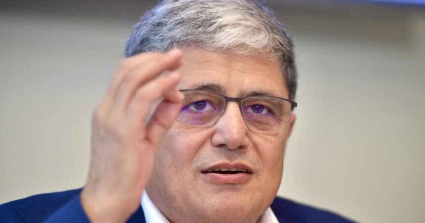 bolos deficitul nu s a nascut din neglijenta ci din decizii votate unii dintre cei mai vocali critici sunt cei care le au promovat 686c32f6c59b5