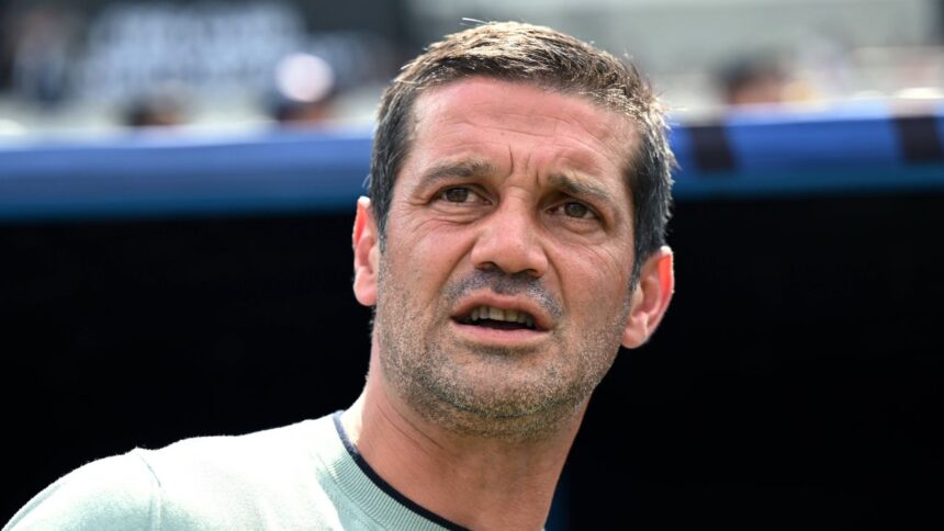 chivu sub lupa legendarului materazzi eu asta cred cand ma uit la piata antrenorilor 687bcfc0cd023
