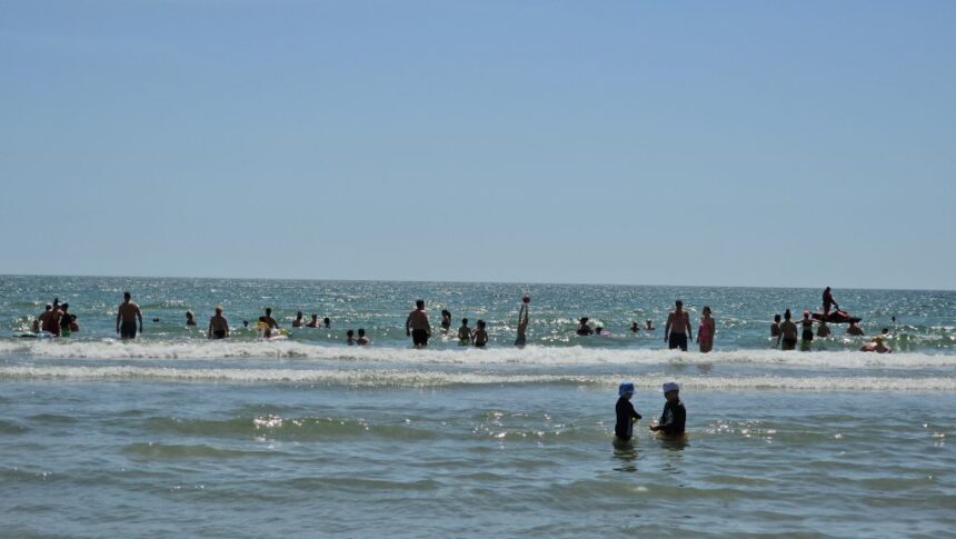 cod portocaliu de canicula in judetul constanta disconfort termic accentuat si temperaturi de pana la 38 de grade 686cde9a1b42a