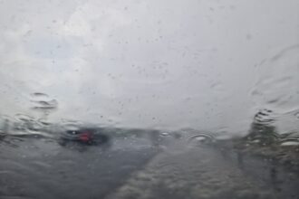 cod portocaliu de vijelii si descarcari electrice in judetul tulcea meteorologii anunta grindina si rafale de peste 70 km la ora vezi zonele afectate 686ead92b1395