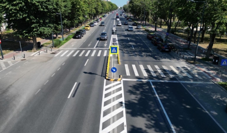 constanta o trecere de pietoni de pe bulevardul lapusneanu amenajata cu scuar median 688b82feed099
