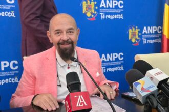 cristian popescu piedone actiune fulger sunt vizate trenurile spre litoral conditiile in care sunt nevoiti oamenii sa calatoreasca sunt greu de imaginat 686be8bd27605