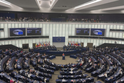 cum se va vota joi in parlamentul european la motiunea de cenzura impotriva ursulei von der leyen social democratii s ar putea abtine 686debf0919ef