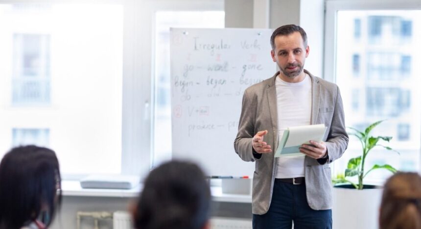 directorii de scoli contesta public legea bolojan petite online 14 ore de predare inseamna 35 zile pe saptamana cand mai facem management 686b88005d198