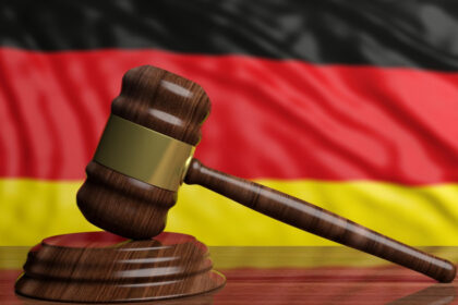 doctorul mortii judecat la berlin pentru uciderea a 15 pacienti este vizat si in alte 96 de cazuri de decese suspecte 6874a032d384a