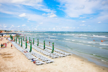 fenomenul care strica vacanta turistilor de pe litoral apa marii s a racit brusc de la 23 de grade la doar 13 grade 687f864e47390