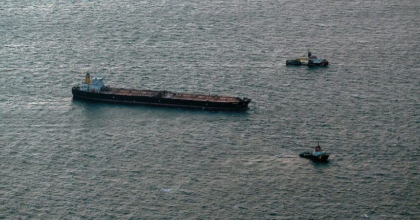 flota fantoma a rusiei vizata de marea britanie 135 de nave si companii petroliere au fost sanctionate 687f314721fc4