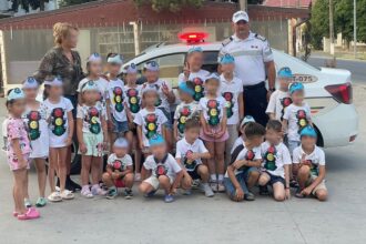 foto copiii din cogealac lectie speciala despre siguranta in trafic iata ce le au explicat politistii din ipj constanta 68777b5f7c607