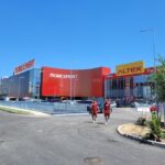 foto dan sucu inaugureaza un mare magazin mobexpert de talia celui din baneasa pe o fosta platforma industriala in urma cu o luna ploua in casa ce spune despre concurentul ikea alatu 68666ab8e7974