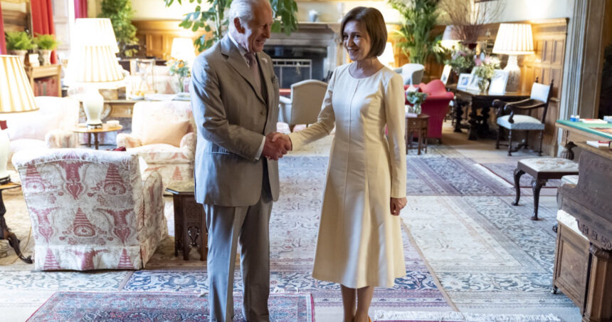 foto maia sandu a fost primita de regele charles la resedinta acestuia din sandringham mesajul transmis de presedinta republicii moldova 68825223ac5d7