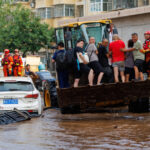 foto ploi si inundatii in china furtunile violente au ucis 30 de persoane si peste 80 000 au fost evacuate la beijing 688870bb65094