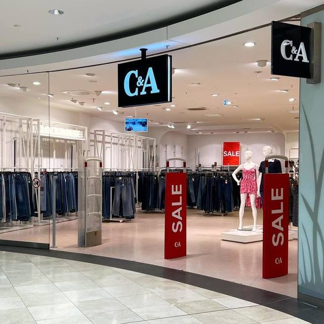 foto unul dintre cele mai mari magazine din romania parasit de ca va fi preluat de un brand cu preturi mici 6875d30d72c76