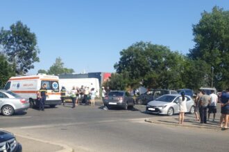 foto video accident cu 2 autoturisme la iesire din mangalia spre constanta 687f923fb9249