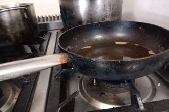 foto video anpc noi controale pe litoral produse alimentare expirate puse la vanzare iata ce alte nereguli au mai fost descoperite 6884852a0effb