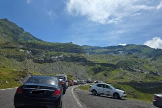 foto video weekend de foc pe transfagarasan se circula bara la bara spre balea lac 68860e3529406