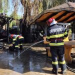foto voluntari localnici si pompieri au luptat cot la cot sa stinga flacarile care au cuprins o casa din daeni judetul tulcea 68850f9feaeb1