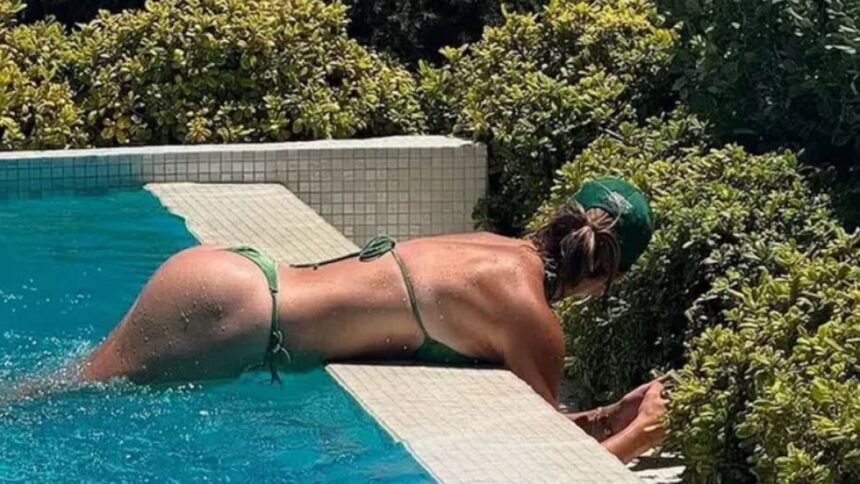 galerie foto aryna sabalenka a dat uitarii esecul de la wimbledon imagini de infarct din mykonos 687b7ee6e5d67