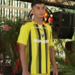 galerie foto dinamo si a prezentat toate cele trei echipamente pentru sezonul 2025 2026 e un moment de constructie 68668cee6e77b