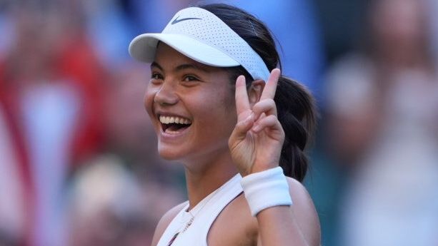 galerie foto emma raducanu reactie exuberanta cand a aflat ca urmeaza sabalenka britanica a eliminat campioana de la wimbledon de acum doi ani 68666591d54a9