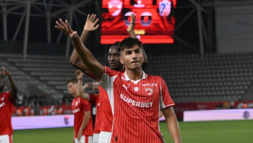 galerie foto musi a explicat faza la care a cerut penalty mi a prins glezna jos arbitrul mi a zis sa joc fotbal 6886a7afa1cf9
