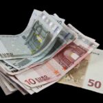 guvernul iese sa se imprumute de pe pietele externe cu doua emisiuni in dolari si una in euro dupa patru luni de pauza 686e2ea215025