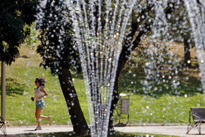 harta cod rosu de canicula in sudul si sud vestul tarii inclusiv in bucuresti temperaturi de pana la 43c si risc de furtuni 68847c50caa92