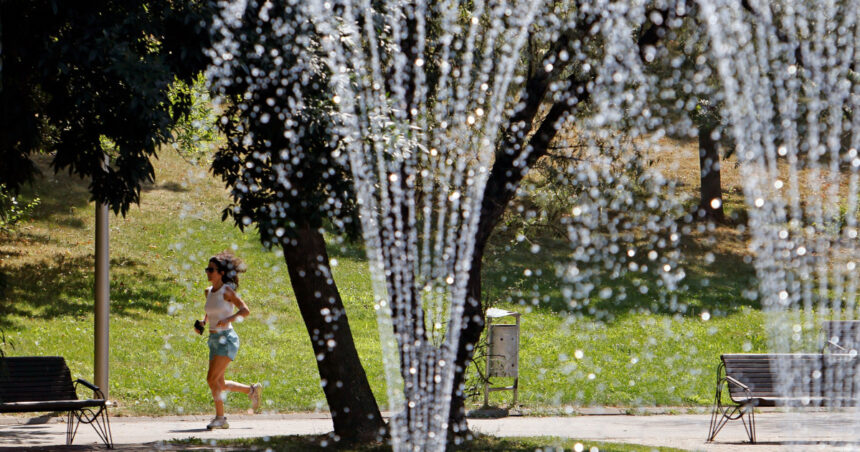 harta cod rosu de canicula in sudul si sud vestul tarii inclusiv in bucuresti temperaturi de pana la 43c si risc de furtuni 68847c50caa92