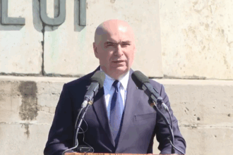 ilie bolojan de ziua aviatiei romane modernizarea flotei dezvoltarea infrastructurii aeriene si pastrarea personalului calificat sunt prioritati 687cb06f59d41