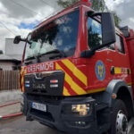 incendiu la mai multe locuinte din sectorul 1 al capitalei pompierii avertizeaza ca focul s ar putea extinde la cladirile invecinate 686fc891ebae1