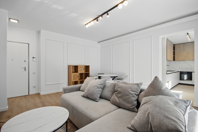investitorii imobiliari devin tot mai activi pe fondul incertitudinilor fiscale si a scaderii ofertei rezidentiale indica vlad musteata de la nbi 686fee2050d0f