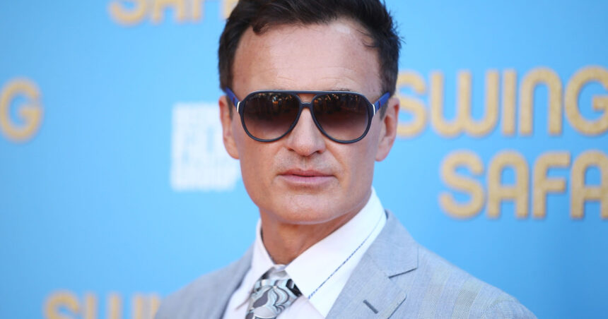 julian mcmahon a murit actorul cunoscut pentru rolurile din fantastic four si nip tuckavea 56 de ani boala care l a rapus 6868cc3cd8a5f