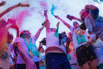 mamaia se coloreaza din nou the color run revine pe litoral din 2 august 2025 vor fi impuse restrictii de trafic rutier 688b01871470e