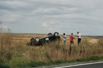 masina rasturnata pe dn 22 la mihail kogalniceanu sunt trei victime asistate medical 6888bd8e8e3df