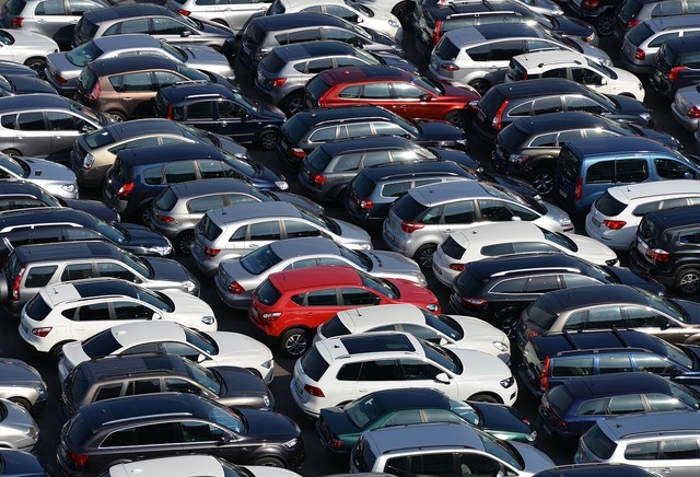 mii de masini blocate in porturile ue portul anvers bruges s a transformat intr o imensa parcare auto 687777bdb6946