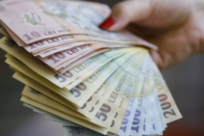 ministrul economiei anunta ca directorul unei companii de stat si a redus voluntar salariul cu peste 35 000 de lei 687007d983161