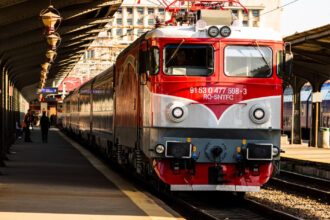 ministrul transporturilor ciprian serban anunta ca directorii cfr isi reduc indemnizatiile cu 10 e un gest necesar 6880afeab90f6